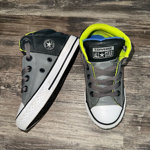 Converse Kids Chuck Taylor All Star Mid Top Sneaker Size 12 - Picture 2 of 5